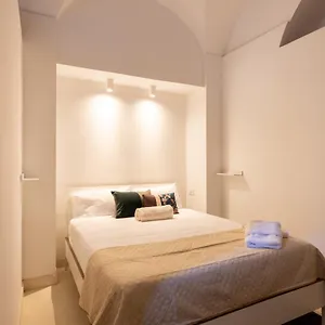 https://cortile-bellini.catania-hotels.net